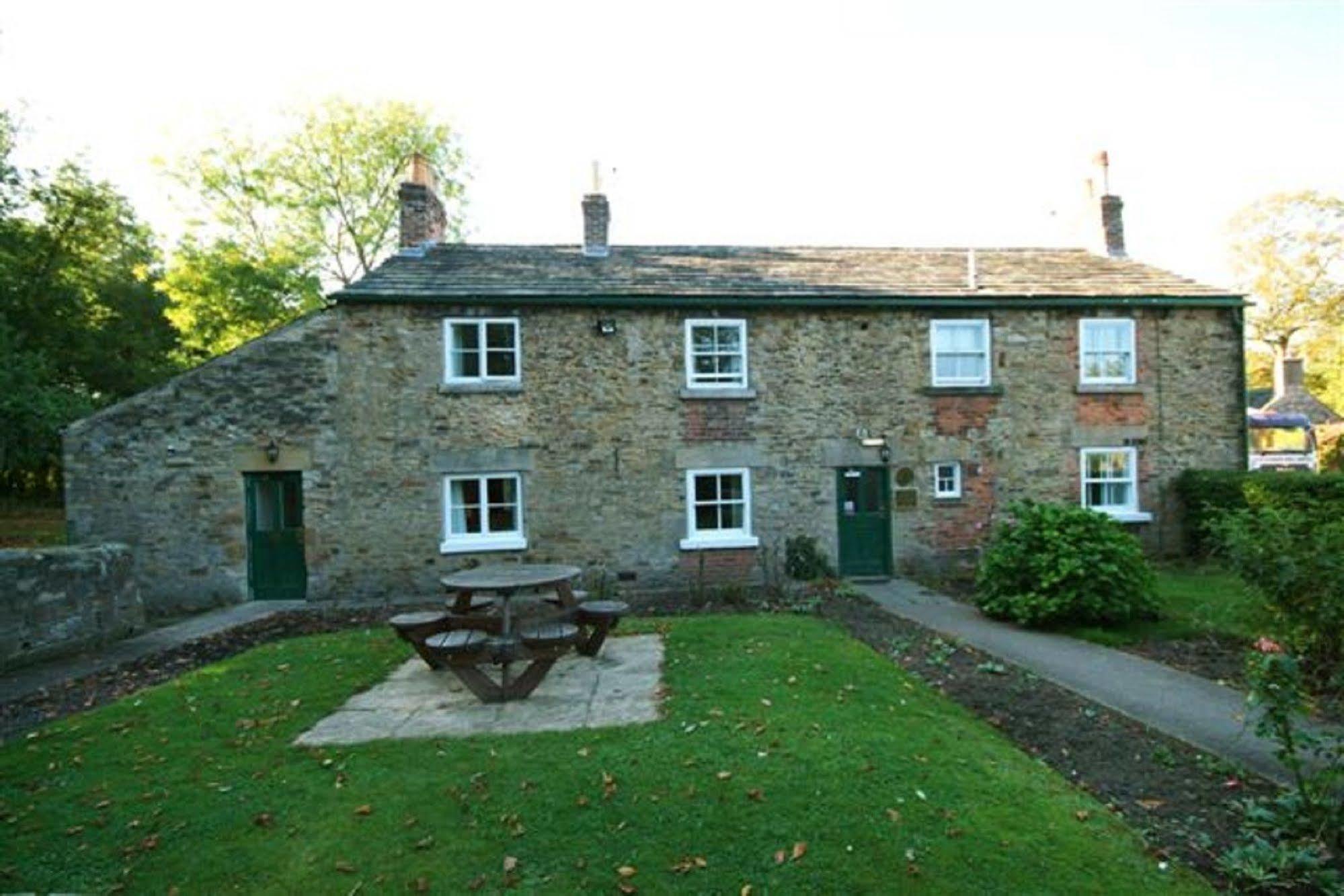 Rockingham Arms By Greene King Inns Wentworth  Екстериор снимка